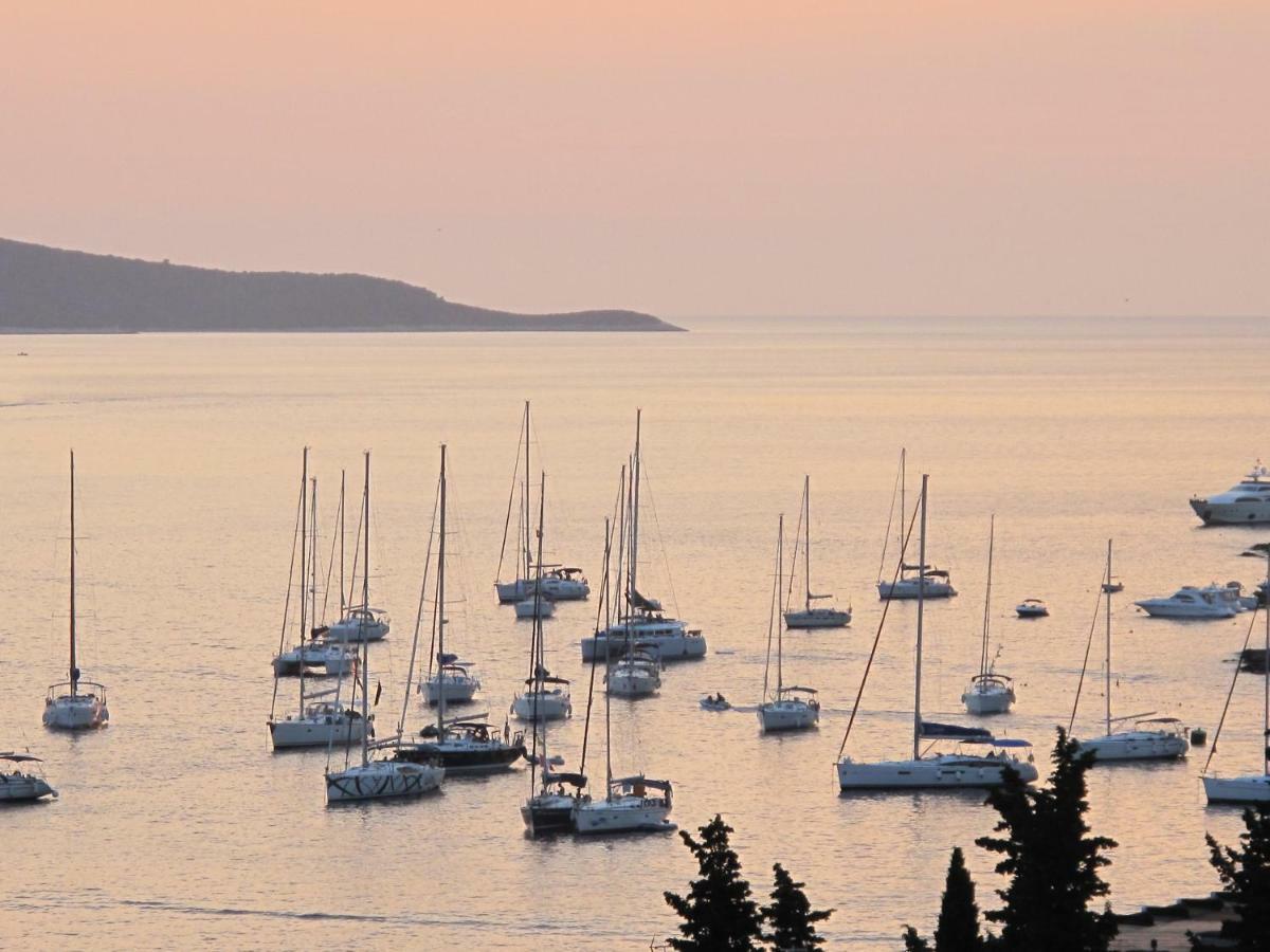 Guest house About The Sea - Riviera House Near The Center Of Hvar