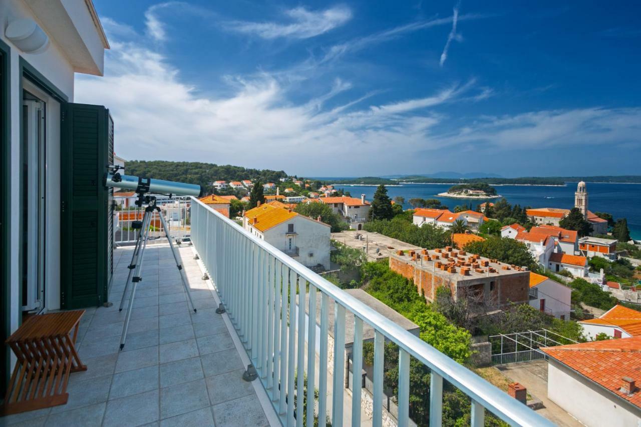 About The Sea - Riviera House Near The Center Of Hvar Affittacamere
